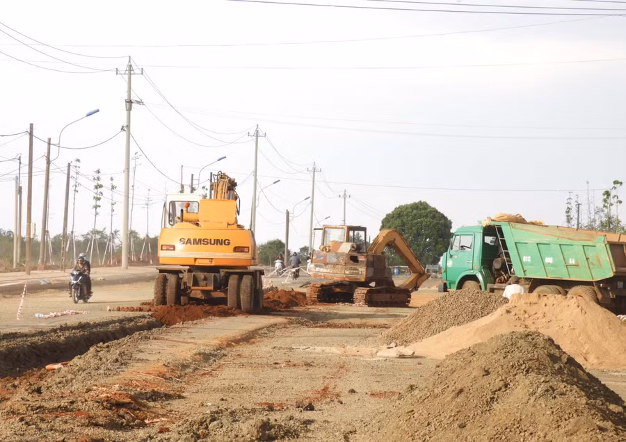 Nguồn vốn đầu tư công trung hạn giai đoạn 2021-2025 sẽ đáp ứng việc triển khai thi công nhiều công trình giao thông trên địa bàn tỉnh trong thời gian tới