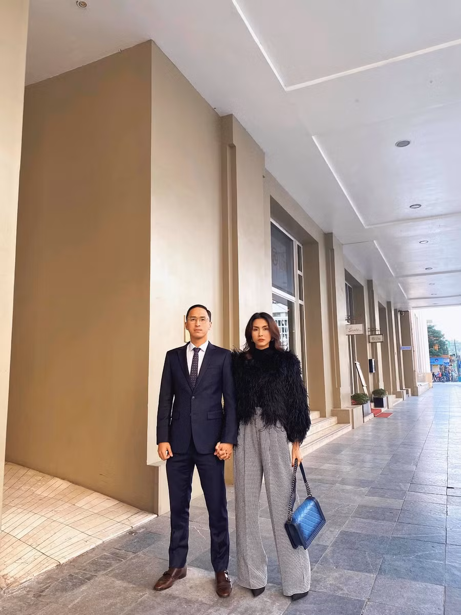 Hiện tại nữ diễn viên có cuộc sống viên mãn bên ông xã doanh nhân và hai con. Ảnh: FBNV