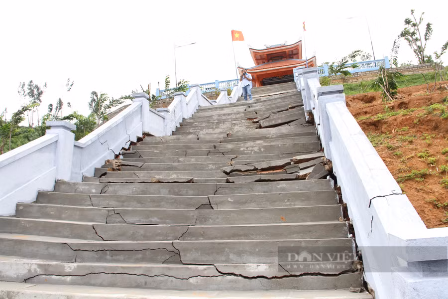Đắk Lắk: Đài tưởng niệm liệt sĩ sụt lún, hư hỏng nghiêm trọng sau vài trận mưa