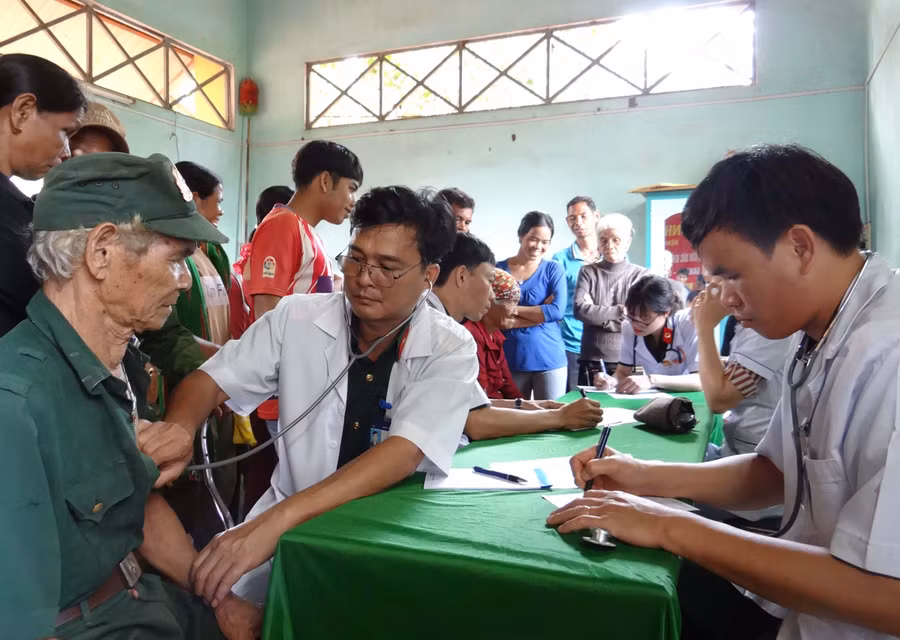 Ông Lê Ngọc Quý-Chủ tịch UBND huyện Ia Grai: Công ty 715 đã có nhiều chủ trương, giải pháp và việc làm cụ thể để giúp địa phương xây dựng nông thôn mới, đặc biệt là các xã nơi đơn vị đứng chân. Cấp ủy, chính quyền địa phương đánh giá cao những việc làm nghĩa tình ấy. 