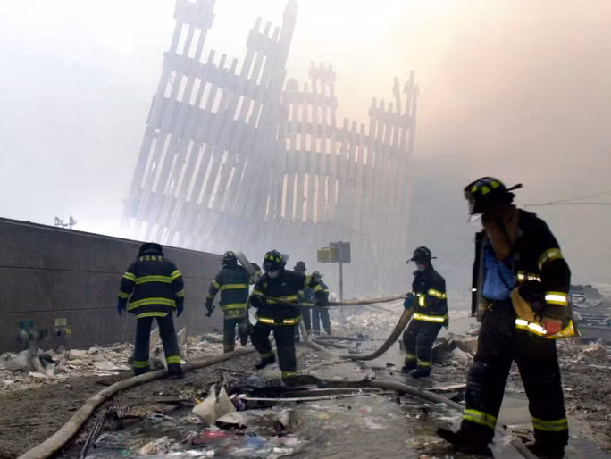 Tòa tháp WTC đổ nát trong ngày 11-9-2001. Ảnh: AP