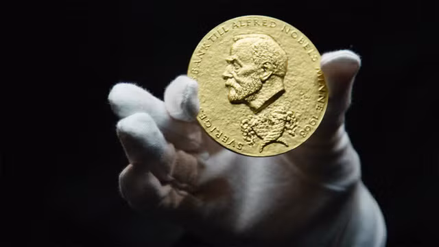 Kỷ niệm chương bằng vàng dành cho những người thắng giải Nobel