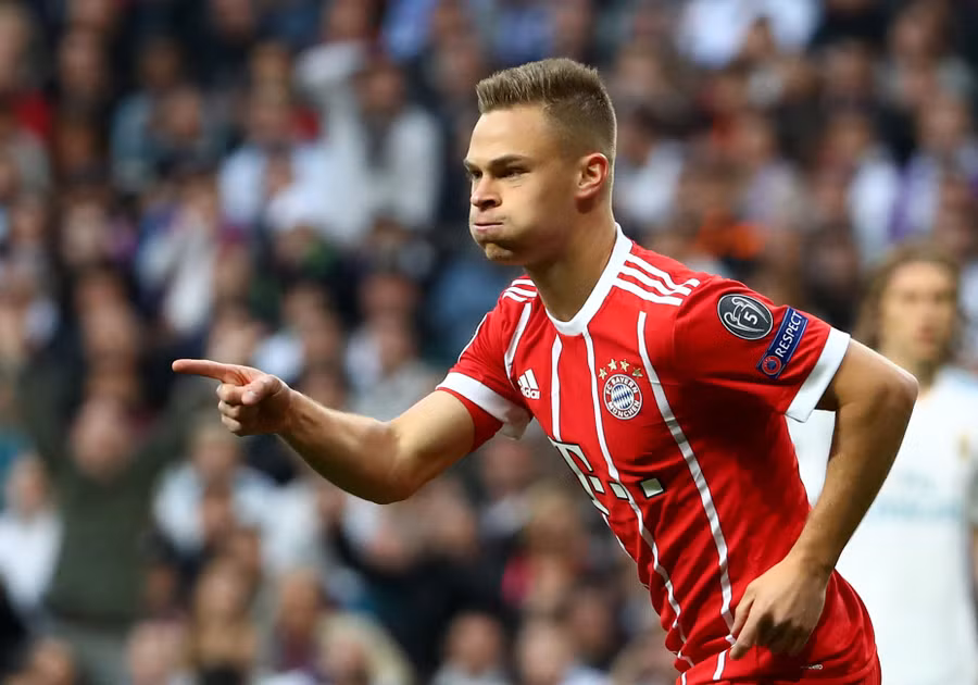 Kimmich ăn mừng bàn mở tỉ số cho B.M. Ảnh: REUTERS