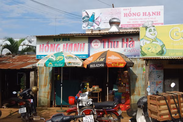 Tiệm tạp hóa Hồng Hạnh nơi xảy ra vụ trộm hơn 1 tỷ đồng. Ảnh: Ô Châu