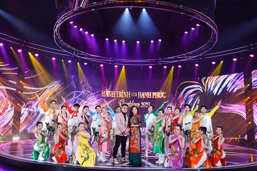 22h00 ngày 31.12.2022 trên sóng VTV1 sẽ diễn ra chương trình nghệ thuật đếm ngược Countdown 2023 - chương trình đặc biệt đón chào năm mới 2023 với chủ đề “Hành trình của hạnh phúc”. Ảnh: VTV