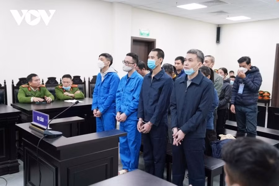 Các bị cáo tại toà. Ảnh: Phạm Dự.