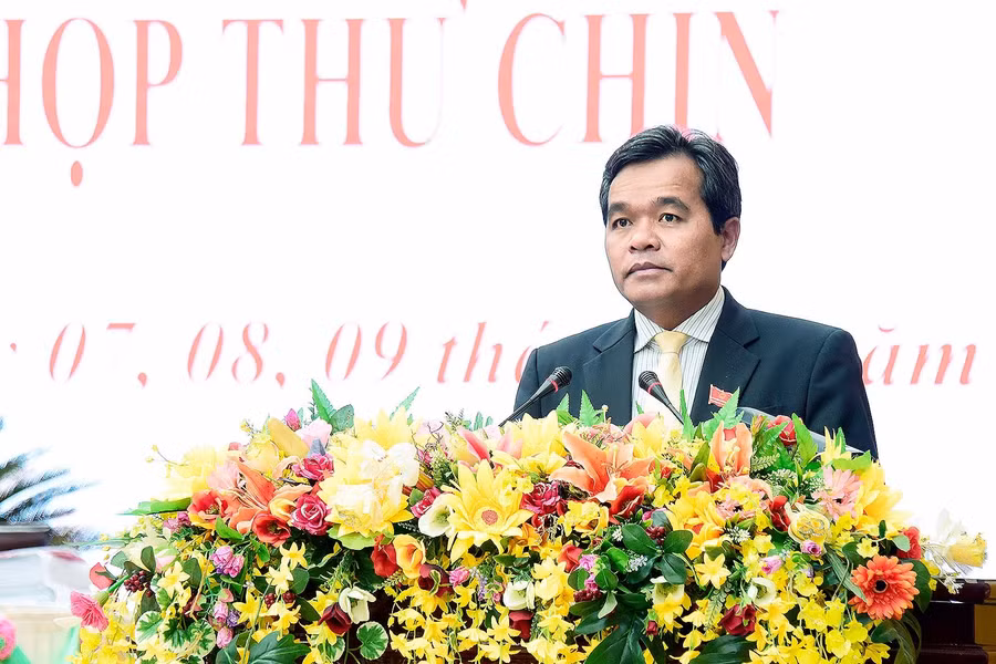  Bí thư Tỉnh ủy, Chủ tịch HĐND tỉnh Hồ Văn Niên phát biểu bế mạc kỳ họp. Ảnh: Đức Thụy
