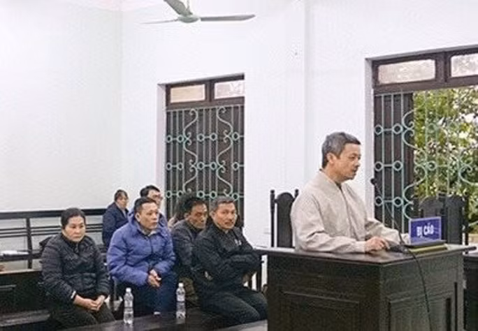 Các bị cáo liên quan tới vụ án tại tòa. Ảnh: Công an Thanh Hóa