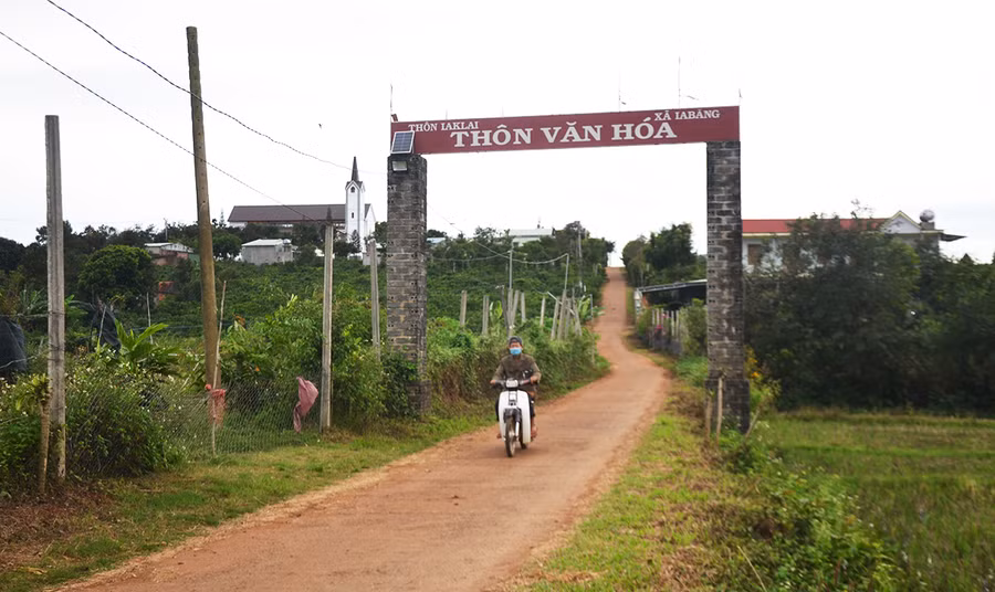  Đường vào thôn Ia Klai, xã Ia Băng, huyện Đak Đoa. Ảnh: Hoàng Cư