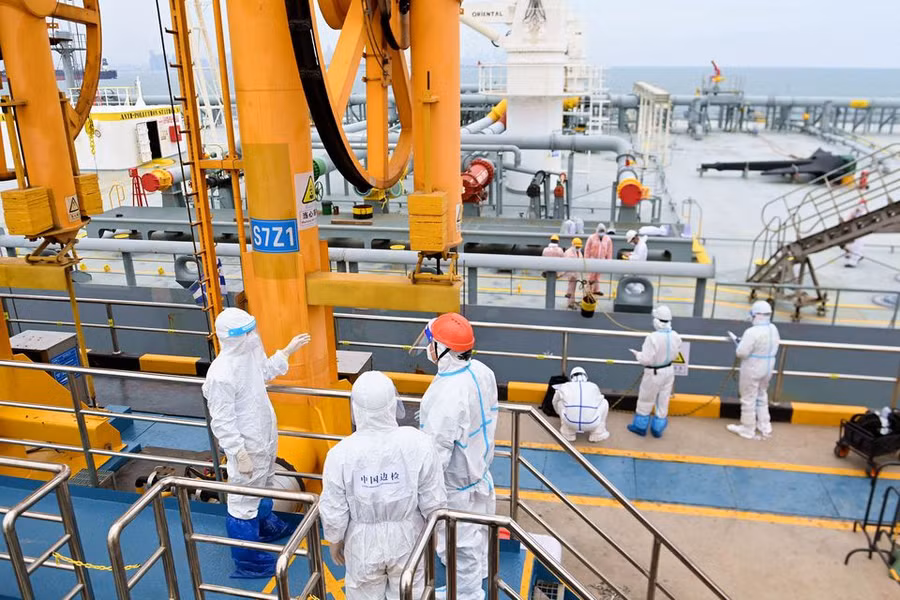 Tàu chở dầu thô Nga nhập cảng Thanh Đảo, Sơn Đông- Trung Quốc, Ảnh: Reuters