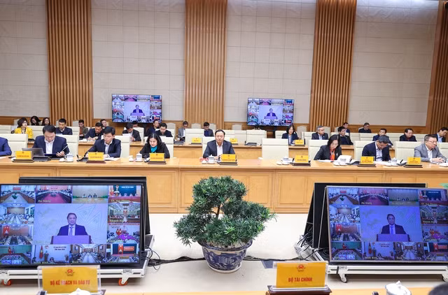 Các đại biểu dự Hội nghị tại điểm cầu Trụ sở Chính phủ - Ảnh: VGP/Nhật Bắc