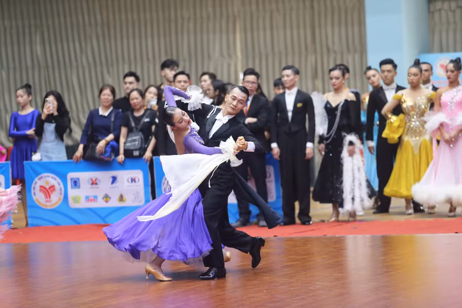 Đôi VĐV Trần Nam Dũng-Lê Phương Thảo đã mang về tấm huy chương bạc cho đoàn Gia Lai tại Đại hội Thể thao toàn quốc lần thứ IX-2022. Ảnh: Văn Ngọc