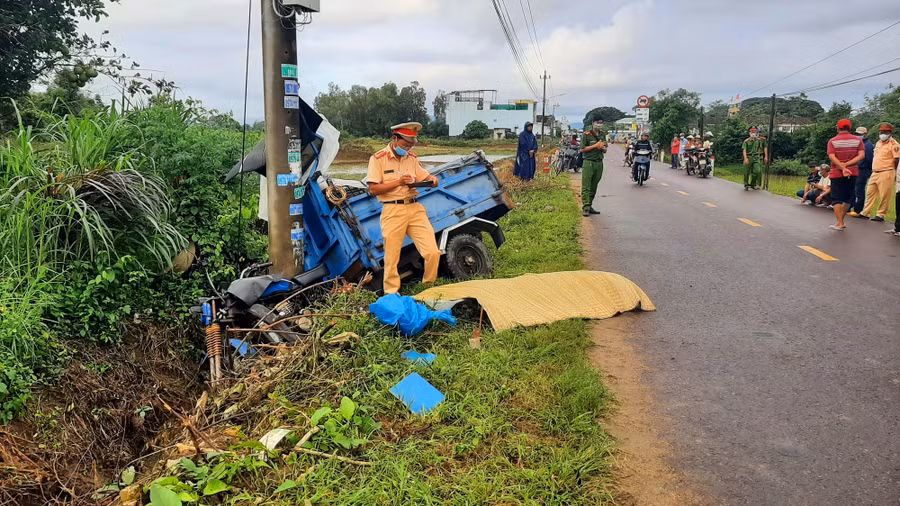 Hiện trường vụ tai nạn chết người. Ảnh: Minh Lê