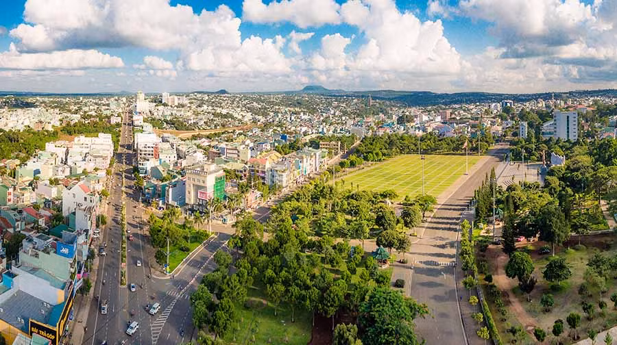 Pleiku hướng đến xây dựng thành phố xanh-sạch-đẹp và hiện đại ở khu vực Bắc Tây Nguyên. Ảnh: Phan Nguyên
