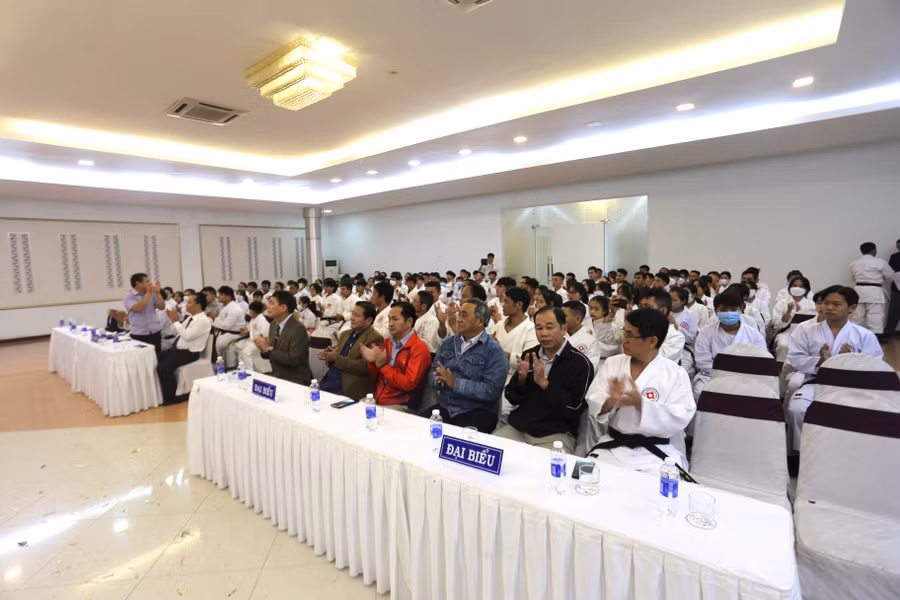 Đông đảo đại biểu và hội viên Hội Karate Gia Lai đã dự lễ kỷ niệm. Ảnh: Văn Ngọc