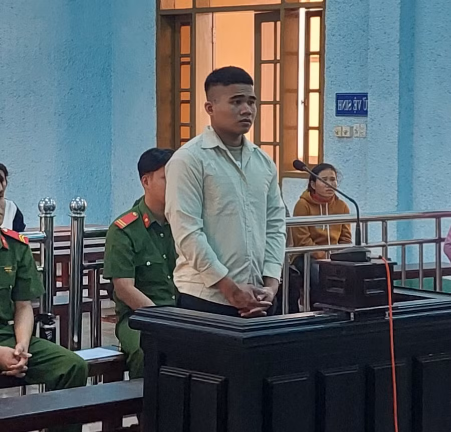 Bị cáo Nay Khê tại phiên tòa.Ảnh: R'Ô HOK