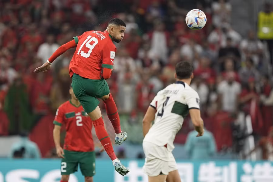 Maroc phản công và chơi bóng bổng rất hay. Ảnh: AFP