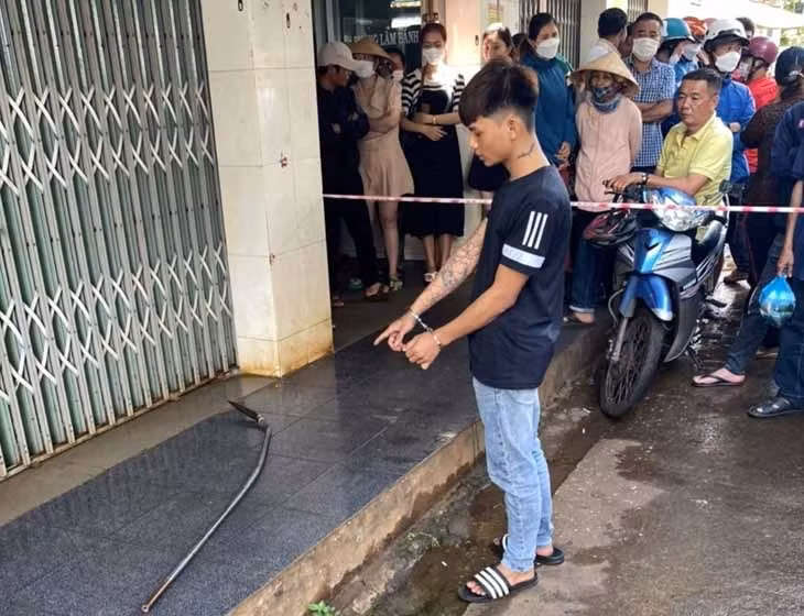Bị can Tuấn tại hiện trường vụ án. Ảnh: Viện KSND cung cấp