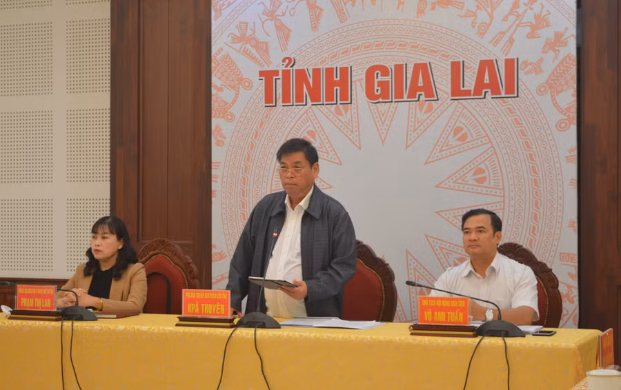 Phó Chủ tịch UBND tỉnh Kpă Thuyên phát biểu chỉ đạo tại hội nghị. Ảnh: Anh Huy Phó Chủ tịch UBND tỉnh Kpă Thuyên phát biểu chỉ đạo tại hội nghị. Ảnh: Anh Huy
