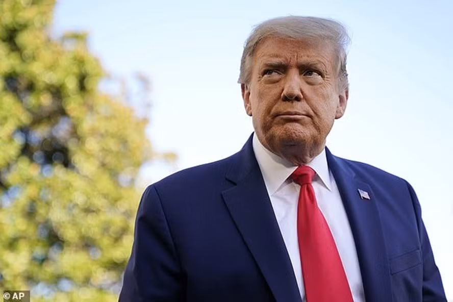 Thủ phạm gửi thư chứa chất độc ricin cho Tổng thống Donald Trump đã bị bắt giữ. Ảnh: AP.