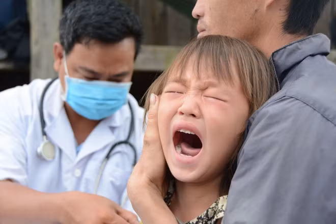 Tiêm vắc xin ngừa bạch hầu tại Đắk Nông ẢNH: DUY TÍNH