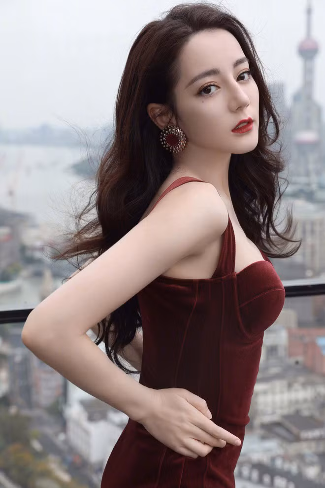 ... khác xa so với hình ảnh được chỉnh sửa kỹ càng thế này.