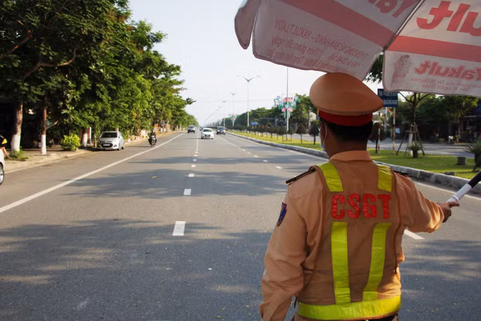  Các chốt kiểm soát dịch ở cửa ngõ ra vào thành phố Đà Nẵng