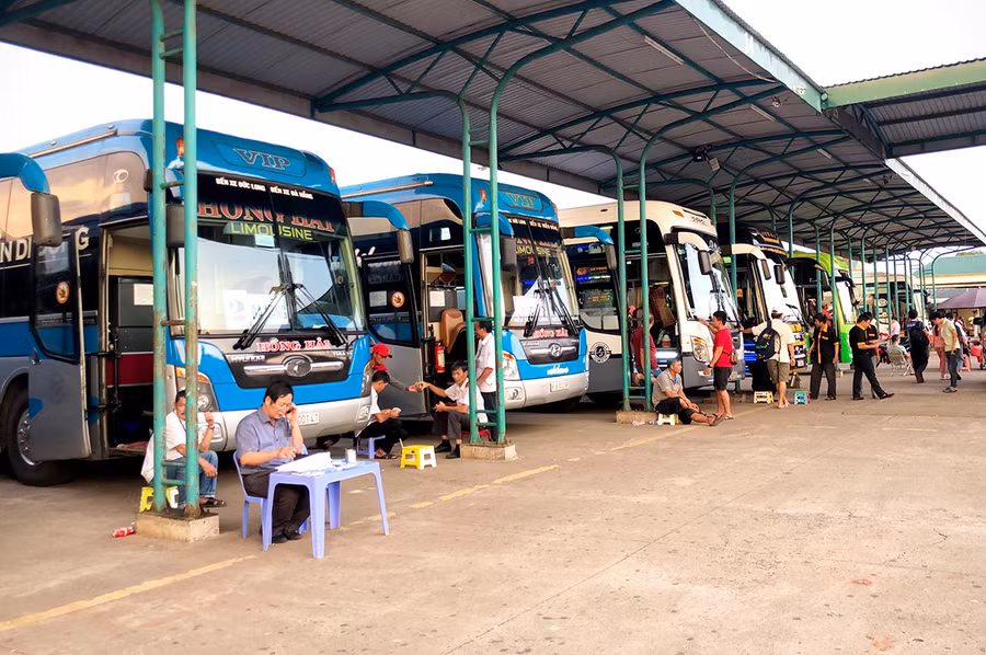 Lượng khách tại Bến xe Đức Long Gia Lai đang đông dần lên. Ảnh: Lê Hòa Lượng khách tại Bến xe Đức Long Gia Lai hiện đang đông dần lên. Ảnh: Lê Hòa