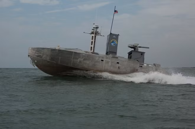 Một phương tiện mặt nước không người lái với 