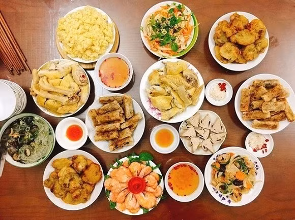 Cúng Rằm tháng 7 nên tuỳ tiền biện lễ. Ảnh: LDO. Cúng Rằm tháng 7 nên tuỳ tiền biện lễ. Ảnh: LDO.