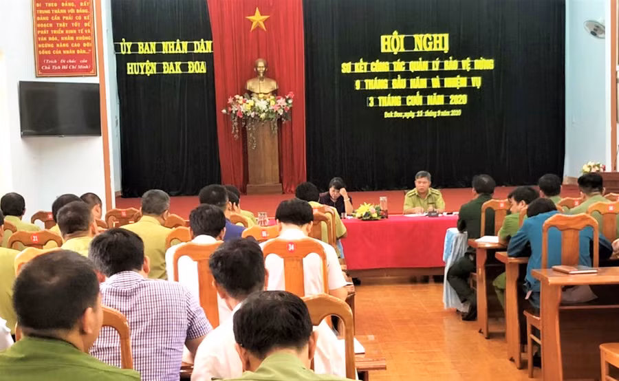 Quang cảnh hội nghị. Ảnh: Đinh Yến Quang cảnh hội nghị sơ kết công tác quản lý bảo vệ rừng. Ảnh: Đinh Yến