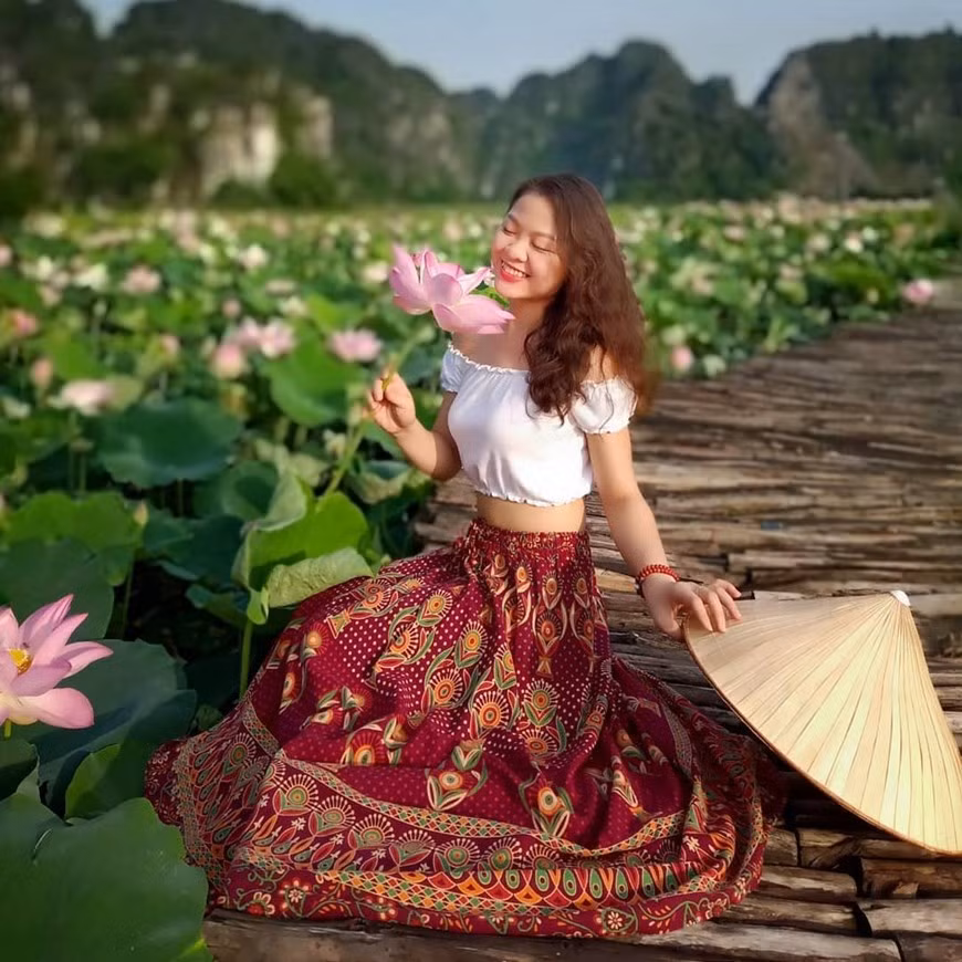 Rộng 1ha, hồ sen này đến nay vẫn nở rộ vì giống sen đặc biệt được trồng ở đây. (Ảnh: CTV/Vietnam+)