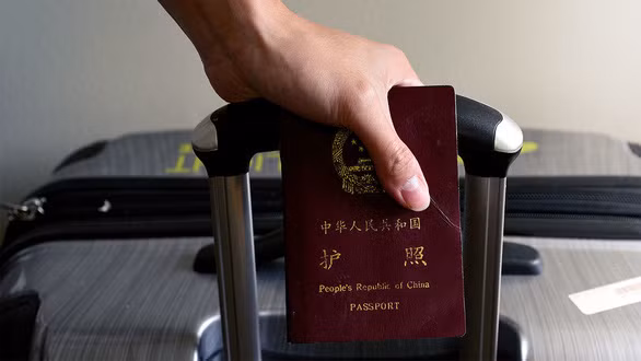 Bộ An ninh nội địa Mỹ ngày 9-9 tuyên bố sẽ tiếp tục chiến dịch ngăn chặn những người Trung Quốc có dính líu quân đội tới Mỹ ăn cắp sở hữu trí tuệ - Ảnh: AFP