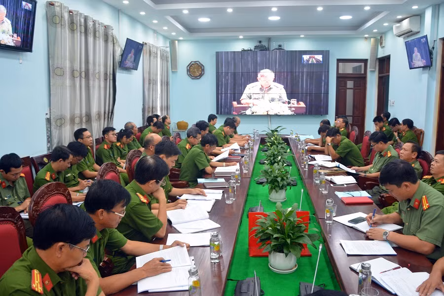  Các đơn vị Công an Gia Lai tham gia Hội nghị trực tuyến ở điểm cầu Gia Lai. Ảnh: Văn Ngọc