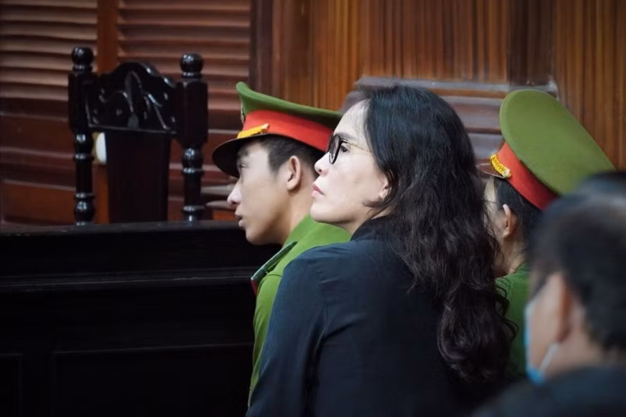 Bị cáo Lê Thị Thanh Thúy tại phiên toà . Ảnh: Anh Tú Bị cáo Lê Thị Thanh Thúy tại phiên toà . Ảnh: Anh Tú