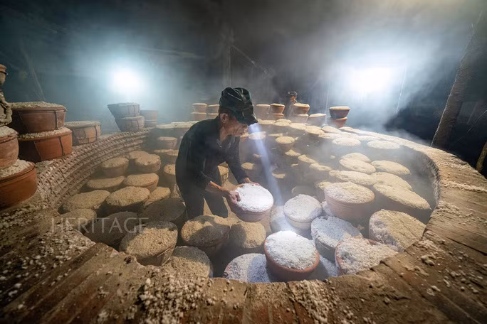 Diêm dân lao động vất vả, nét đẹp được lưu giữ trong bộ ảnh độc đáo của Nguyễn Ngọc Hòa