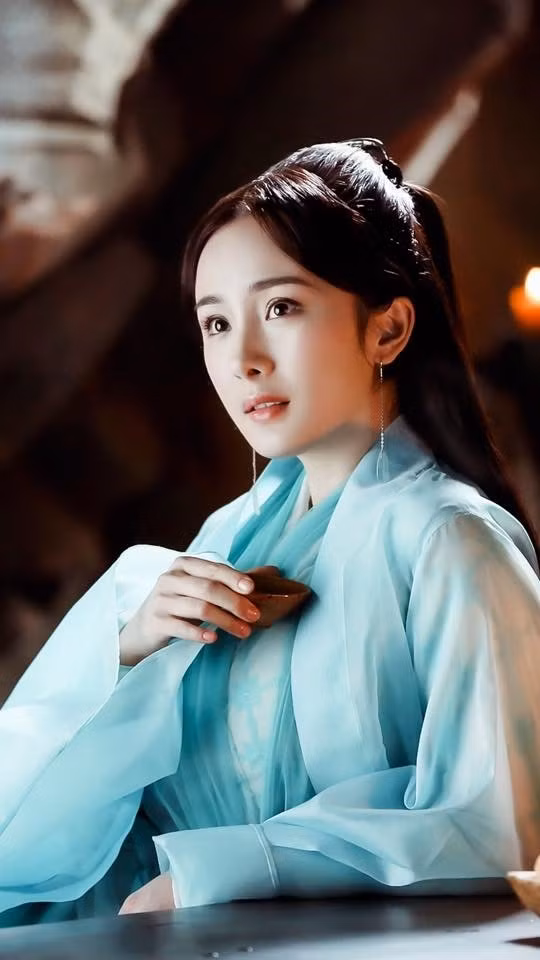 Dương Mịch mang vẻ đẹp cá tính khi đóng vai cổ trang. Ảnh nguồn: Mnet.