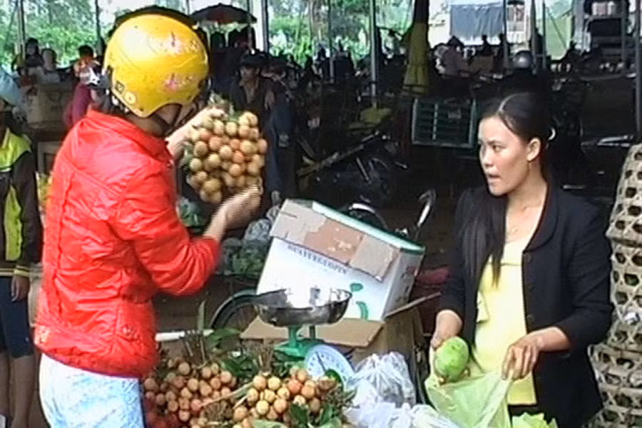  Chợ phía Nam khang trang, sầm uất. Ảnh: Công Dũng