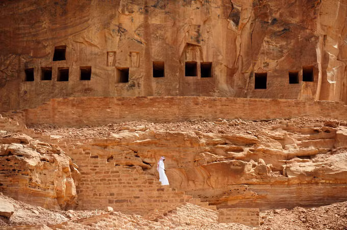 Al-Ula, Arab Saudi: Sau khi đạt được thỏa thuận, Arab Saudi và Pháp cùng chung tay lập kế hoạch bảo tồn và phát triển du lịch tại thành phố cổ Al-Ula. Nơi này nổi tiếng với những tàn tích có giá trị khảo cổ, một số công trình có tuổi đời hơn 2.000 năm. Ảnh: Fayez Nureldine/AFP.