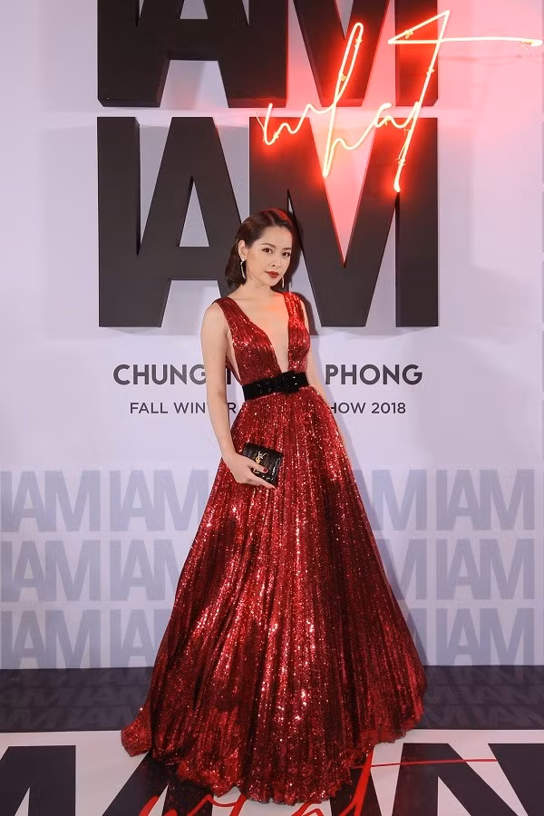  Chi Pu ngày càng gợi cảm. Gần đây, cô gây tranh cãi với cảnh 