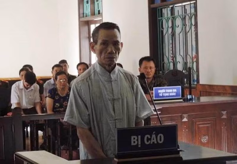 Bị cáo Lê Bá Nhân tại phiên xét xử sơ thẩm trước đó. Ảnh: Phú Vinh