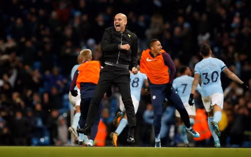 Pep vui mừng với chiến thắng của Man City