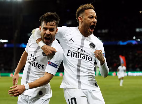 Juan Bernat lập công