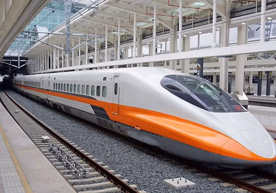 Chuyên gia lo ngại đầu tư đường sắt tốc độ cao sẽ đẩy nợ công tăng cao