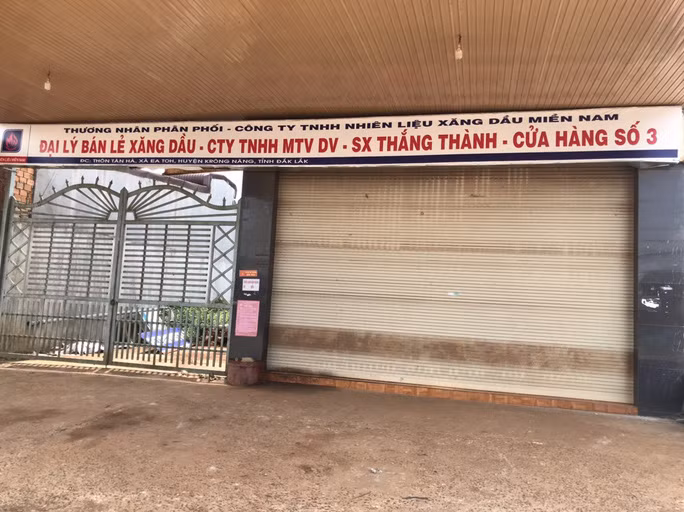 Theo các chủ doanh nghiệp thì việc nguyên nhân đóng cửa là do hết xăng dầu