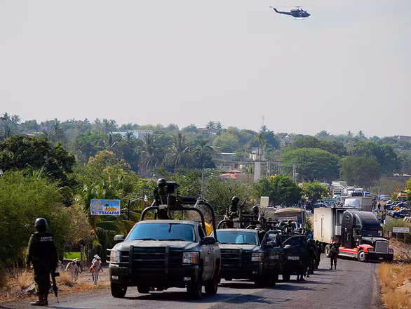 Binh sĩ quân đội Mexico tham gia chiến dịch trấn áp tội phạm ở bang Michoacan vào năm 2013 - Ảnh: AFP