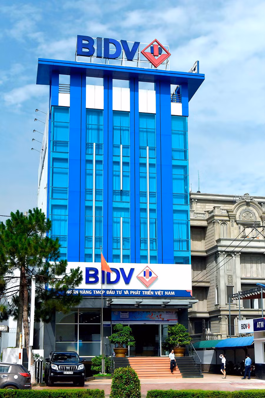Trụ sở chính của BIDV Phố Núi tại 242 Nguyễn Tất Thành, TP. Pleiku. Ảnh: ĐỨC THỤY Trụ sở chính của BIDV Phố Núi tại 242 Nguyễn Tất Thành, TP. Pleiku. Ảnh: ĐỨC THỤY
