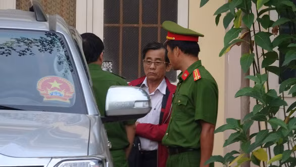  Bị can Đỗ Ngọc Điệp – nguyên chủ tịch UBND TP Phan Thiết – lúc bị khởi tố - Ảnh: ĐỨC TRONG