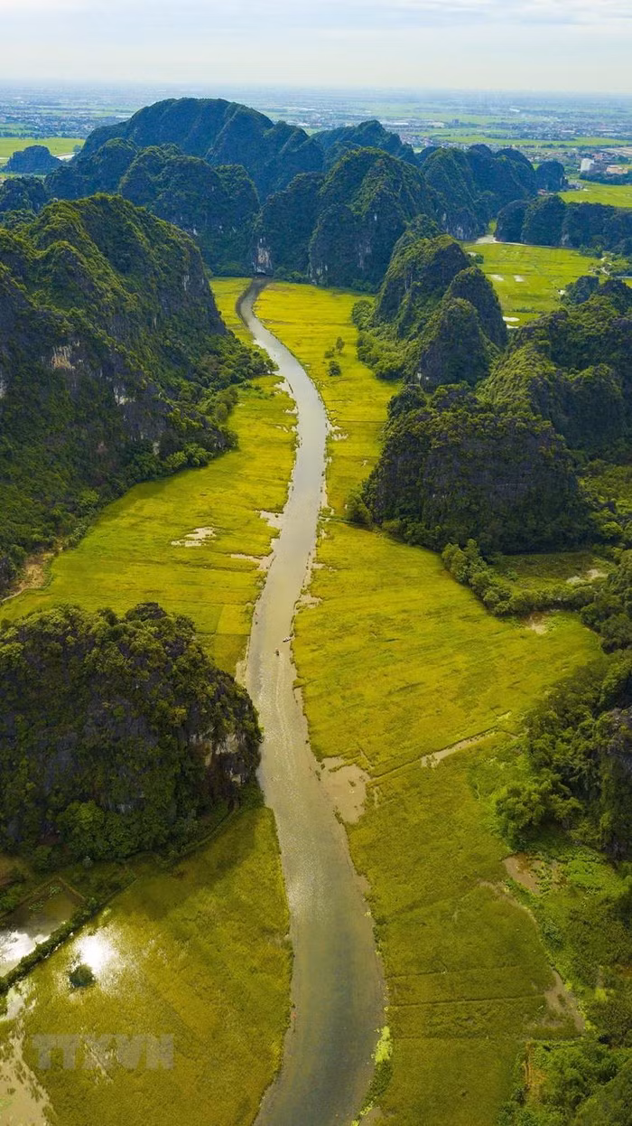 Tam Cốc mùa lúa chín. (Ảnh: Minh Đức/TTXVN) Tam Cốc mùa lúa chín. (Ảnh: Minh Đức/TTXVN)