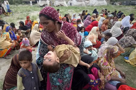 Hàng ngàn cư dân Pakistan đang chờ viện trợ
